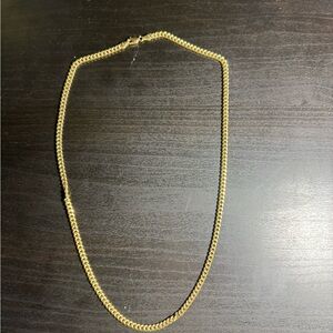 Elegant Gold Chain Necklace